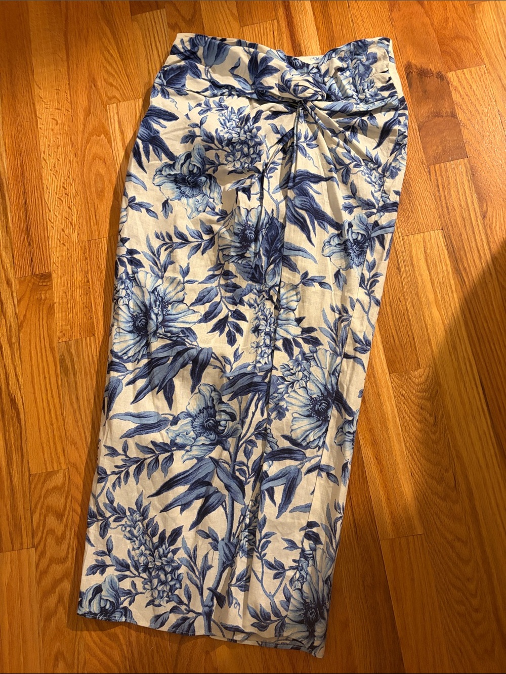 H&M White and Blue Floral Linen-Blend Skirt 6